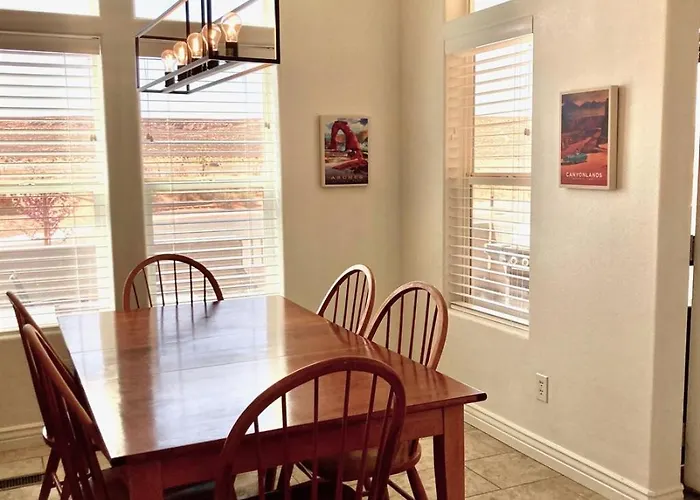 Local View Pet Friendly Boat Parking Close To Antelope Canyon & Horseshoebend * Page